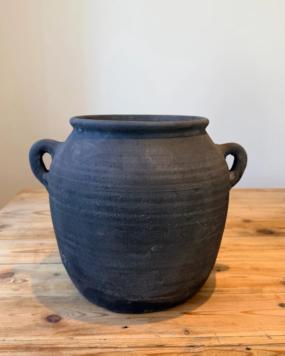 Lav hånddreid vintage krukke
